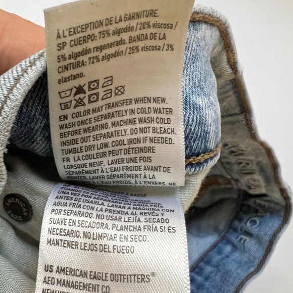 American Eagle Women's Baggy Jean Light Wash Destroyed Denim Blue Size 00 - Picture 8 of 15